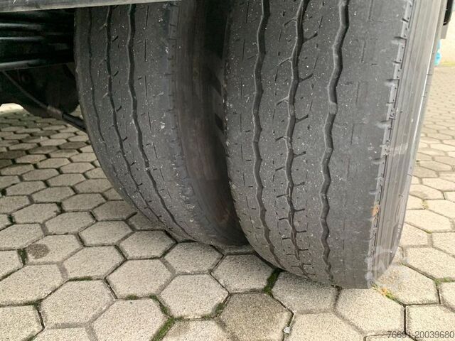 Aangepaste bestelwagen Ford Transit 350 Furgone in Lega