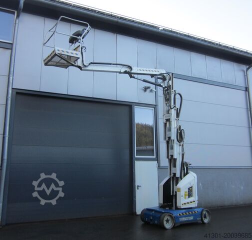 Telescoophoogwerker met verticale mast JLG TOUCAN 12E