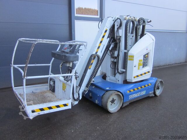 Telescoophoogwerker met verticale mast JLG TOUCAN 12E