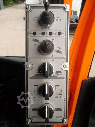 Sweeper Mercedes-Benz Atego 1323 LKO 4x2 / Themis S7BWS