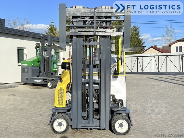 Négyirányú targoncát Combilift CB2500 GAS TRIPLEX 6000 FREE-LIFT