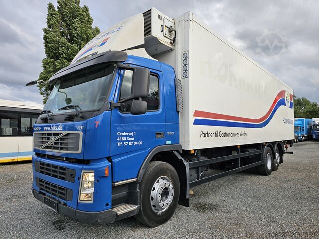 Vrachtwagen met koelbox VOLVO FM330 6x2 FRIGOBLOCK Multizone Lenk u. L