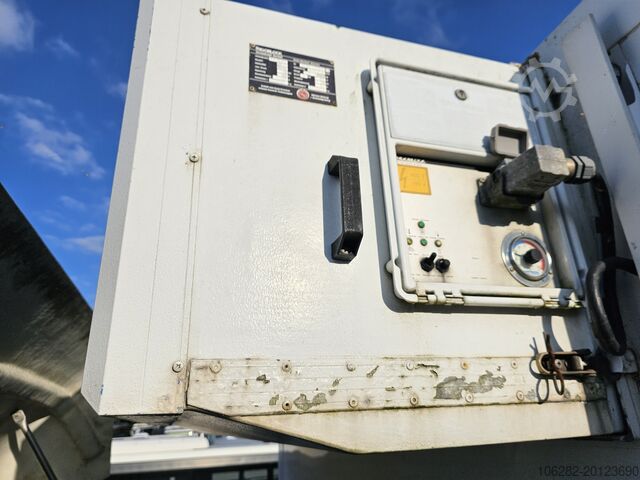 Vrachtwagen met koelbox VOLVO FM330 6x2 FRIGOBLOCK Multizone Lenk u. L
