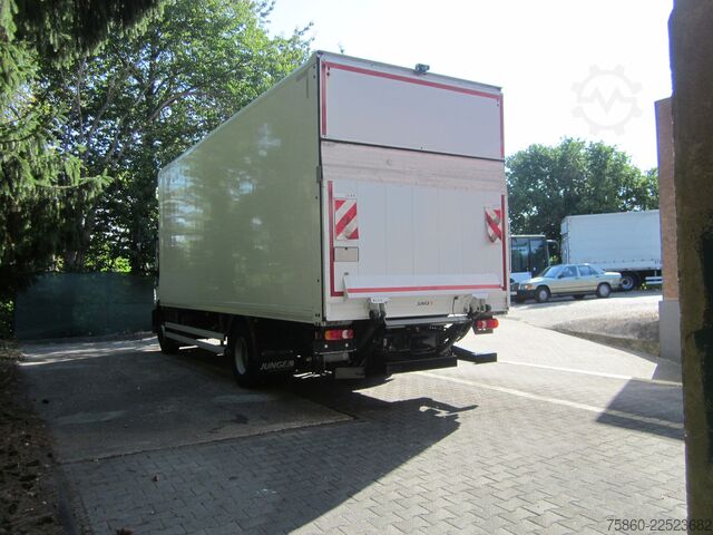 Camião de caixa fechada Iveco 160E320 Koffer LBW 110.626 Km 1. Hd.