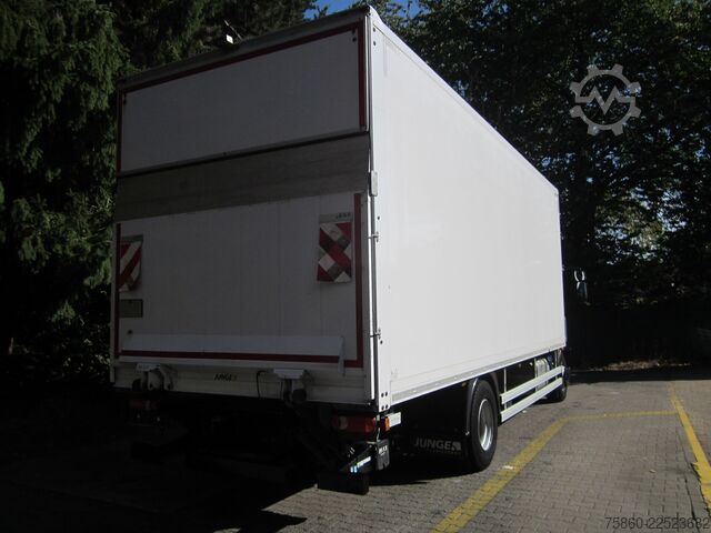 Camião de caixa fechada Iveco 160E320 Koffer LBW 110.626 Km 1. Hd.
