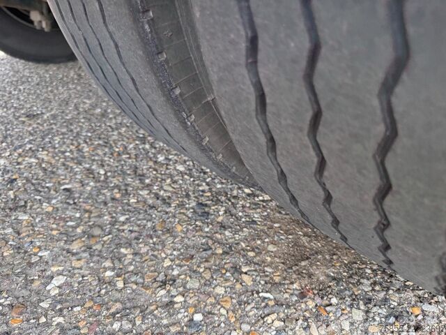 Semi carregador baixo Meert Semi Curtainside / SAF / Double Tires