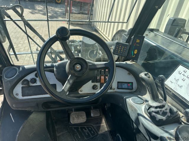 Verreiker JCB 520-40 / 4 Meter / 2 Tonnen / 2.297 Bh / TOP