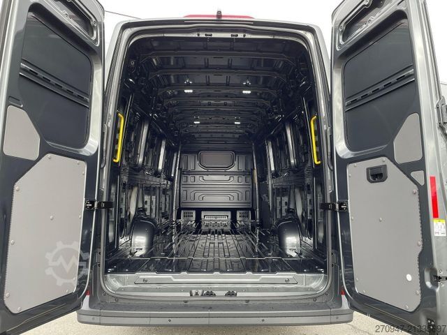 Furgon z wysokim dachem MAN TGE 3.180 Kasten L5H3 4x4 ACC LED NAV SITZHZ