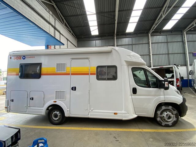Félintegrált lakóautó Fiat Ducato Weinsberg Carasuite 2024 | Completamente accessoriato | 5 posti let