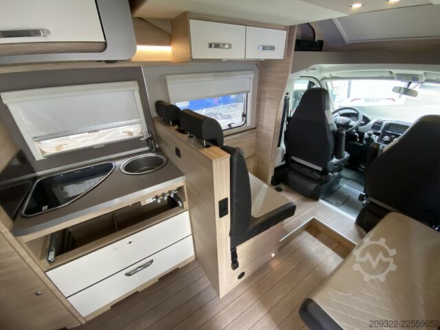Félintegrált lakóautó Fiat Ducato Weinsberg Carasuite 2024 | Completamente accessoriato | 5 posti let