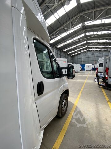 Félintegrált lakóautó Fiat Ducato Weinsberg Carasuite 2024 | Completamente accessoriato | 5 posti let