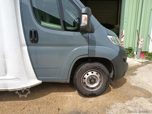 Félintegrált lakóautó Fiat Ducato Weinsberg Carasuite 2024 | Completamente accessoriato | 5 posti let