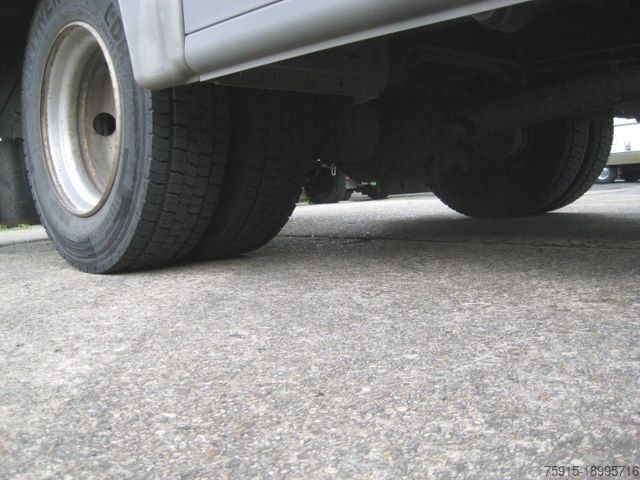 Vrachtwagen met bakwagen MERCEDES-BENZ 818 L Atego mit LBW / Euro 5 / nur 44.000 KM