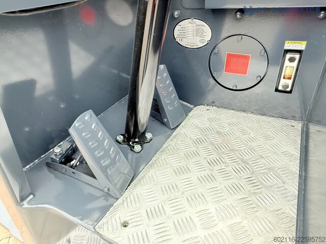 4-way forklift Combilift CB3000 / TRIPLEX 4900MM / FREE LIFT