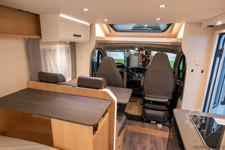 SUNLIGHT T 58 ADVENTURE félintegrált új SUNLIGHT T 58 Adventure