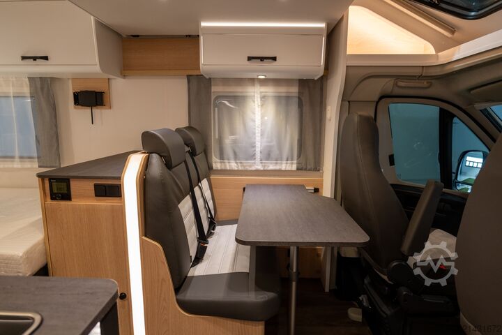 SUNLIGHT T 58 ADVENTURE félintegrált új SUNLIGHT T 58 Adventure