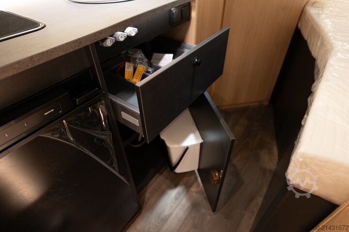 SUNLIGHT T 58 ADVENTURE félintegrált új SUNLIGHT T 58 Adventure