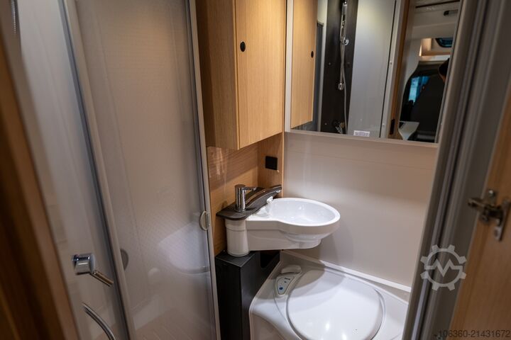 SUNLIGHT T 58 ADVENTURE félintegrált új SUNLIGHT T 58 Adventure