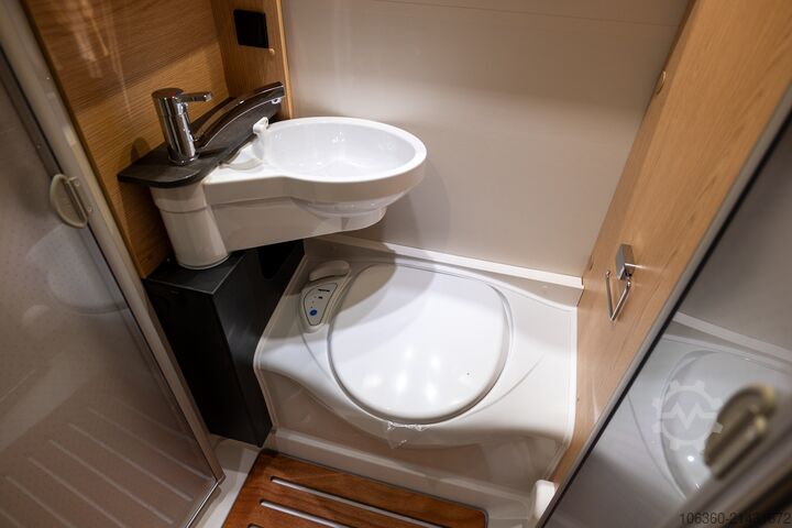 SUNLIGHT T 58 ADVENTURE félintegrált új SUNLIGHT T 58 Adventure