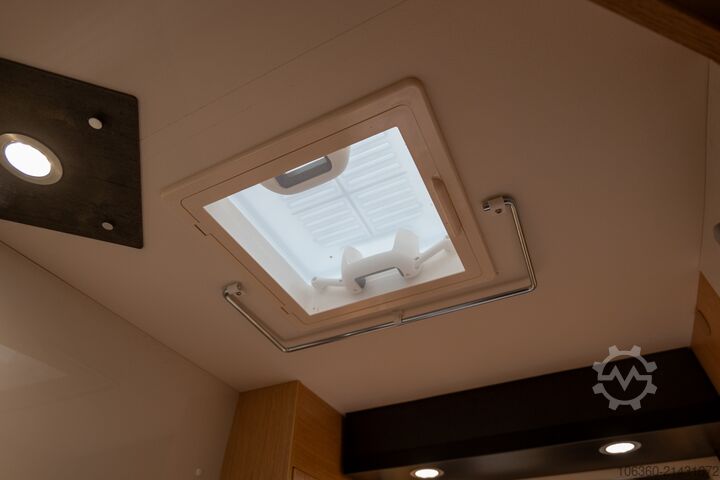 SUNLIGHT T 58 ADVENTURE félintegrált új SUNLIGHT T 58 Adventure