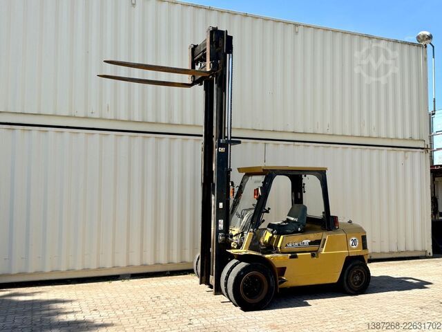 Voorlader vorkheftruck CATERPILLAR DP45 Diesel / Seitenschieber + Zinkenverstellung
