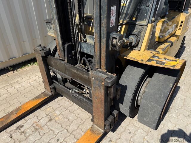 Voorlader vorkheftruck CATERPILLAR DP45 Diesel / Seitenschieber + Zinkenverstellung