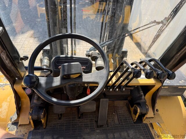 Voorlader vorkheftruck CATERPILLAR DP45 Diesel / Seitenschieber + Zinkenverstellung