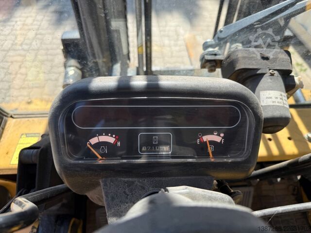 Voorlader vorkheftruck CATERPILLAR DP45 Diesel / Seitenschieber + Zinkenverstellung