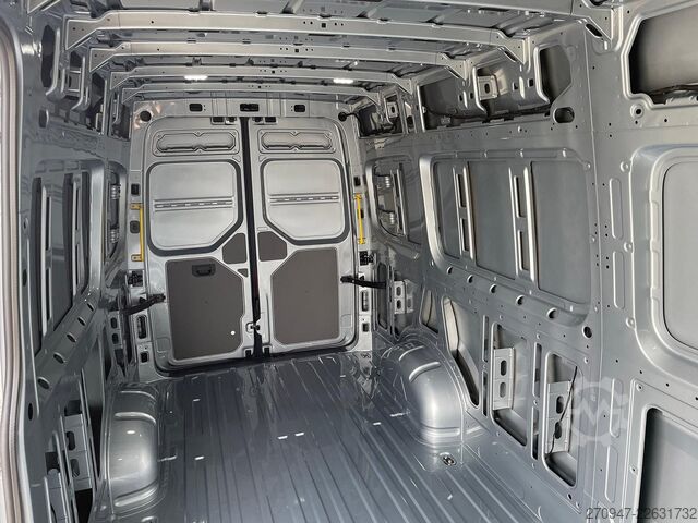 Komercijalno vozilo sa visokim krovom MAN TGE 3.180 L4H3 Kasten 4x4 STANDHZ ACC LENKRADHZ