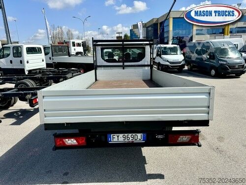 Kamyonet Ford Transit 350