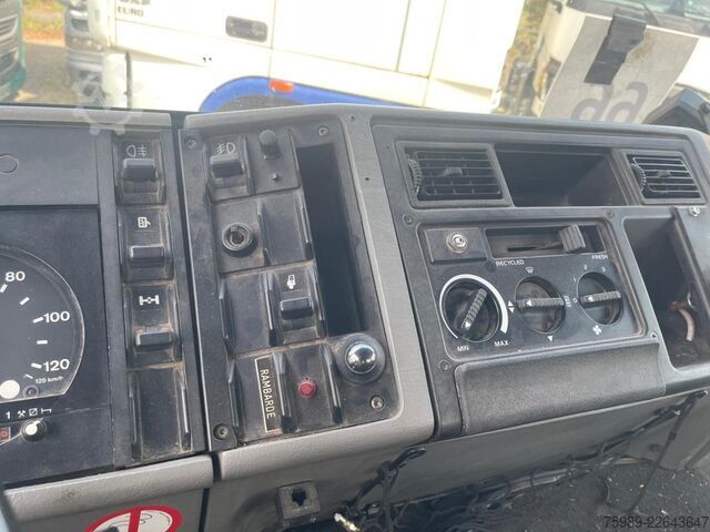 Tankwagen Volvo FL6.14 Volume: 9270 L 3 COMPARTMENTS