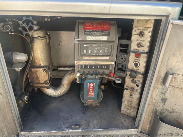Tankwagen Volvo FL6.14 Volume: 9270 L 3 COMPARTMENTS