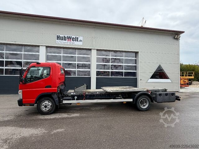 Mitsubishi Fuso Canter szállító jármű Teupen LEO 30T lánctalpas emelőhöz Mitsubishi Fuso Canter Transporter für Teupen LEO 30T Raupena