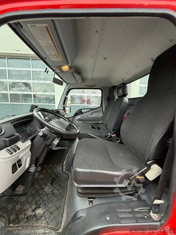 Mitsubishi Fuso Canter szállító jármű Teupen LEO 30T lánctalpas emelőhöz Mitsubishi Fuso Canter Transporter für Teupen LEO 30T Raupena