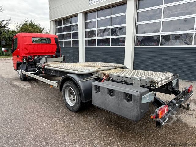 Mitsubishi Fuso Canter szállító jármű Teupen LEO 30T lánctalpas emelőhöz Mitsubishi Fuso Canter Transporter für Teupen LEO 30T Raupena