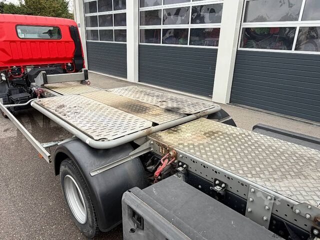 Mitsubishi Fuso Canter szállító jármű Teupen LEO 30T lánctalpas emelőhöz Mitsubishi Fuso Canter Transporter für Teupen LEO 30T Raupena