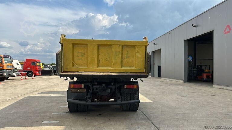 3-way tipper Renault Kerax 385 (POMPE MANUELLE / MANUAL PUMP / 6X4 /...