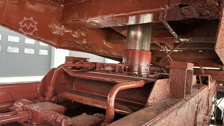 3-way tipper Renault Kerax 385 (POMPE MANUELLE / MANUAL PUMP / 6X4 /...