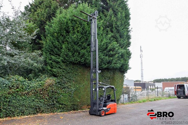 Dört tekerlekli forklift Linde E16-02 EVO Triplex