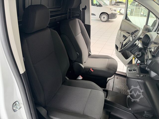 Dobozos furgon Citroën Berlingo Kastenwagen XL Diesel 130 Automatik