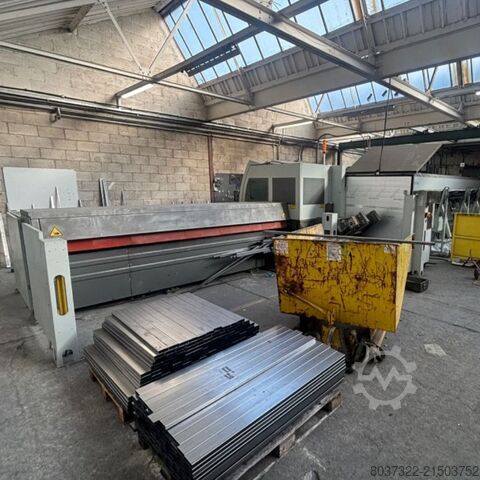 Laserový řezací stroj BLM LASERTUBE LT FIBER EVO TUBE LASER