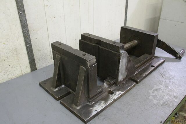 Machine vice unbekannt Spannweite 470 mm