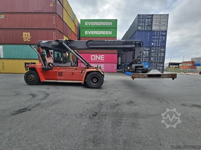 Üres konténer reachstacker Kalmar DRF100-54S8