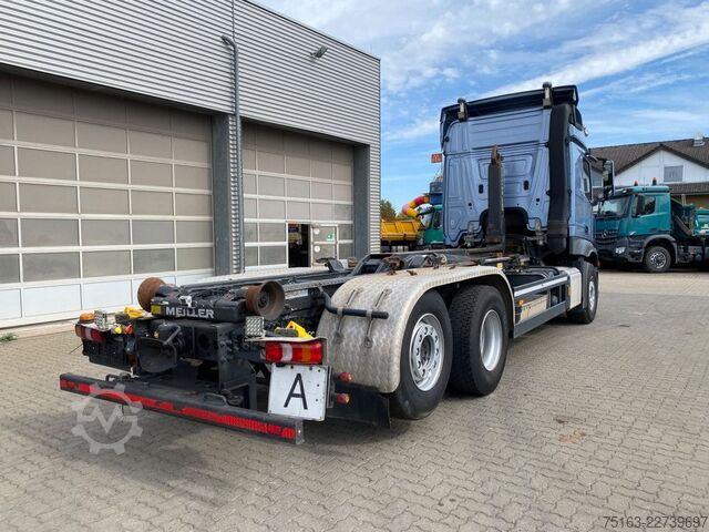 Camião porta-contentores de gancho MERCEDES-BENZ Actros neu 2548 L 6x2 Abrollkipper Meiller RS21.