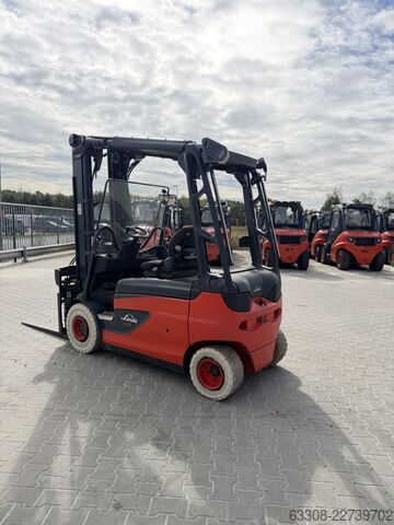 Elektrisk 4 -hjulet gaffeltruck Linde E25RL-01