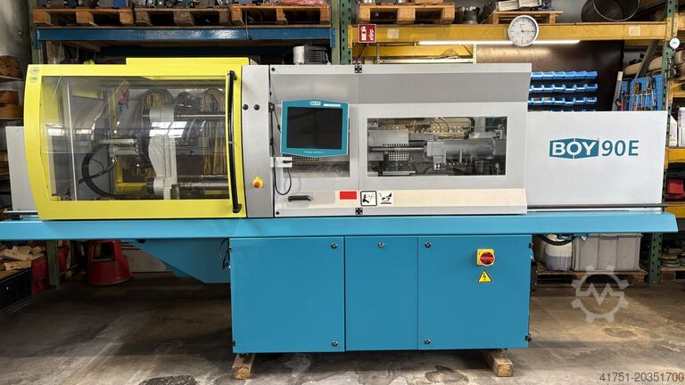 Machine de moulage par injection DR. BOY BOY 90E