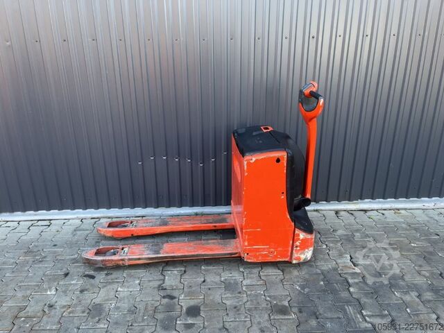 Kézi raklapemelő Linde T16