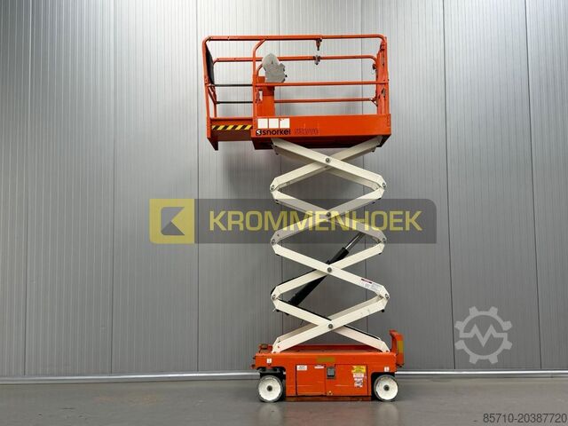 Scissor lift Snorkel S 3219 E
