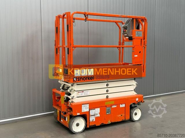 Scissor lift Snorkel S 3219 E