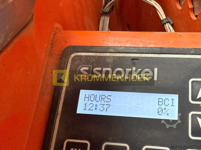 Scissor lift Snorkel S 3219 E